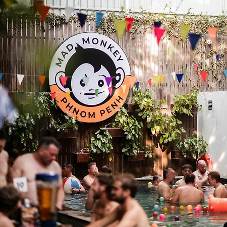 Mad Monkey Hostel Phnom Penh-3